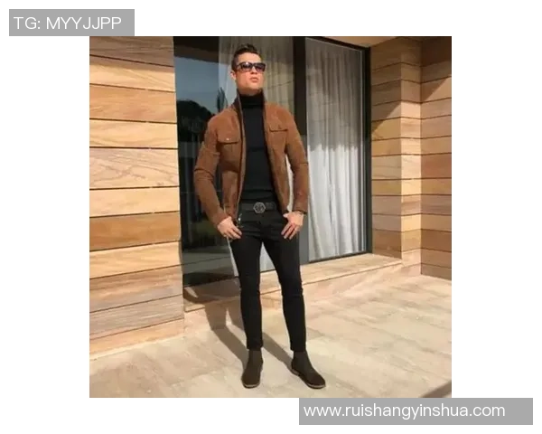 足球明星场上穿搭风格解析展现个性与实力的完美结合